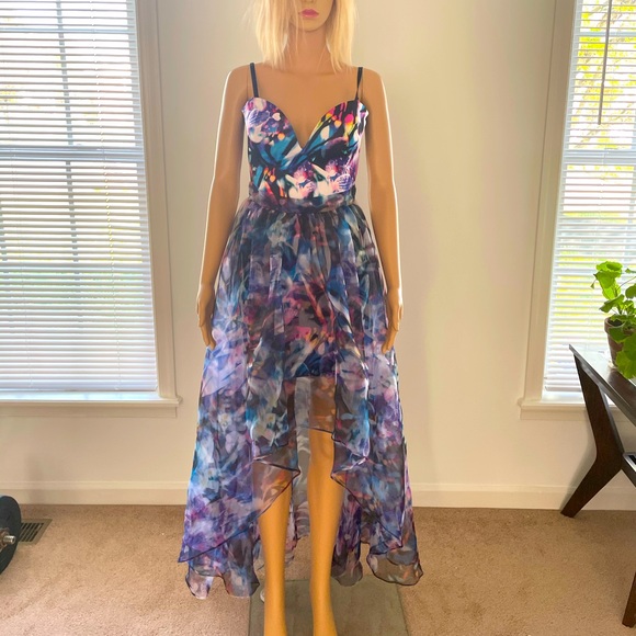 bebe Dresses & Skirts - Bebe Colourful V Neck Dress with Long Skirt